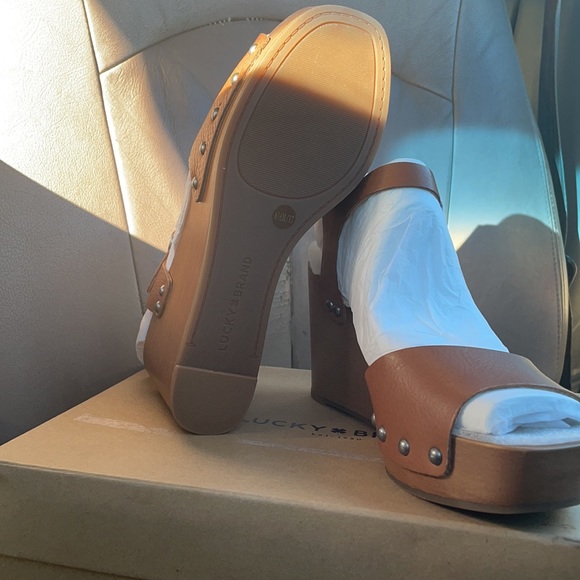 Brand new. Beautiful rust brown color is perfect for a California fall! - Picture 3 of 5